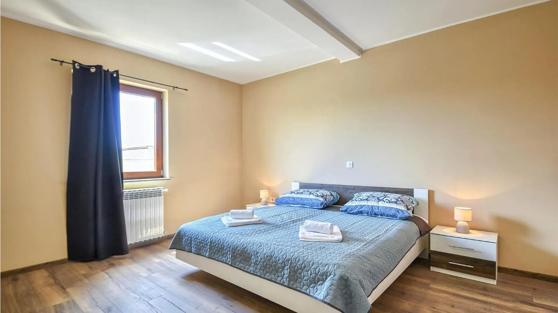 Holiday home 5 Bedroom Nice Home In Galizana