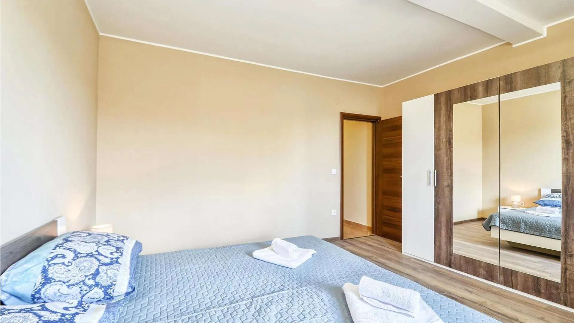 5 Bedroom Nice Home In Galizana Holiday home