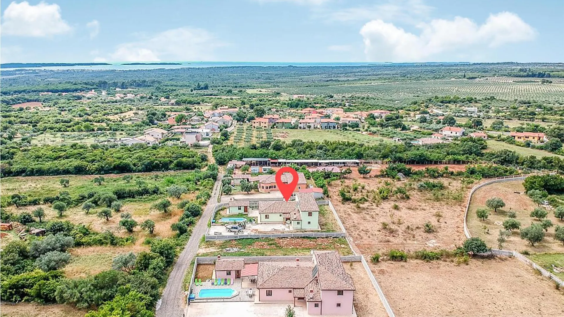 5 Bedroom Nice Home In Galizana