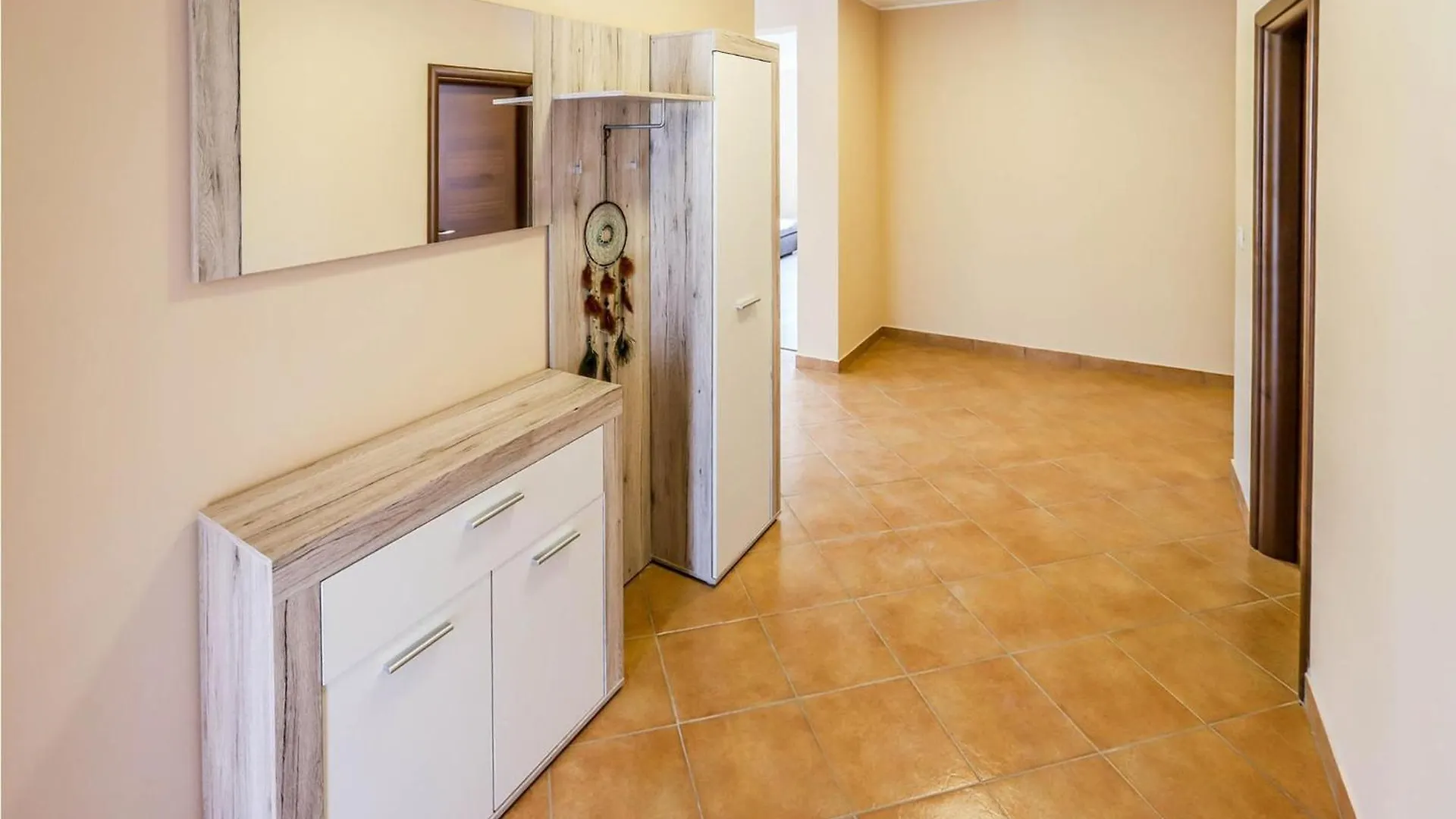 5 Bedroom Nice Home In Galizana 0*,