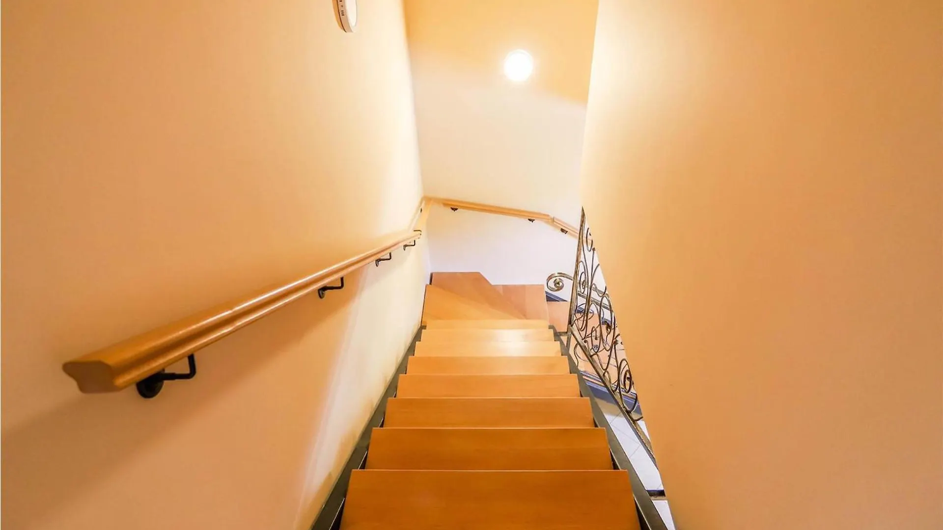 5 Bedroom Nice Home In Galizana